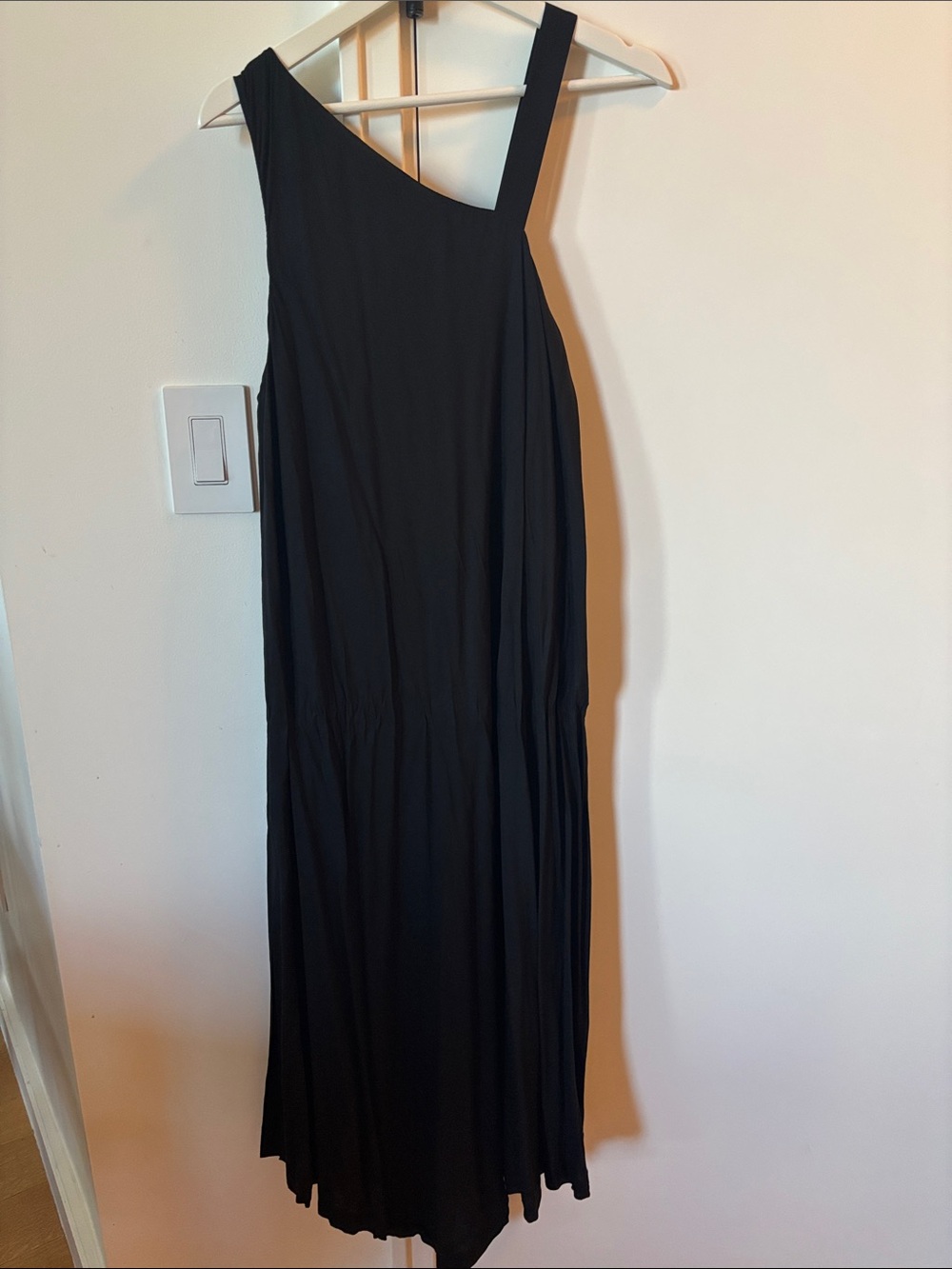 Isabel Benenato Black One-Shoulder Drapedw Midi Dress